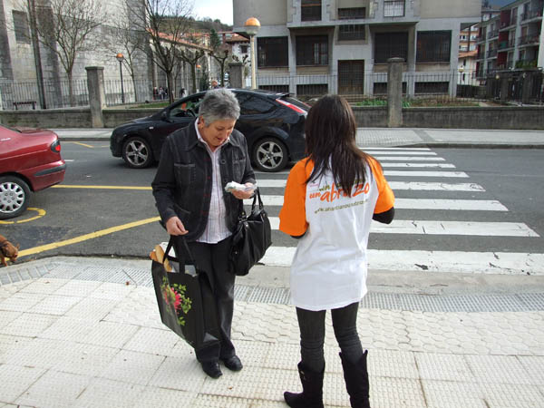 unancianounabrazo 201